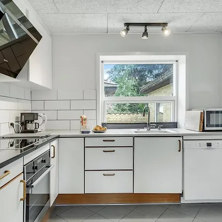 Prázdninový dům In With Kitchen *
